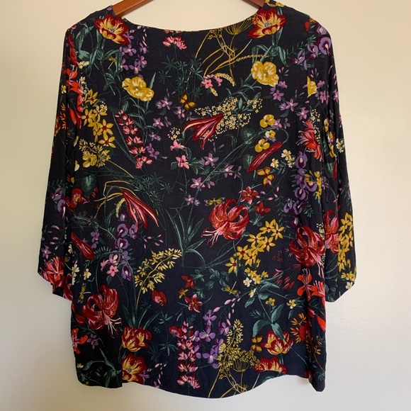 Floral 3/4 Sleeve Top - Picture 2 of 2
